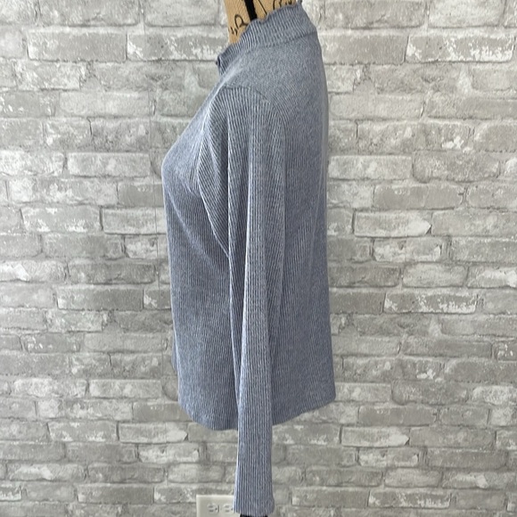 Maurice’s Maple Mock Neck Top - Picture 4 of 7